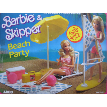 Barbie & Skipper Beach Party Playset w 26 Pieces