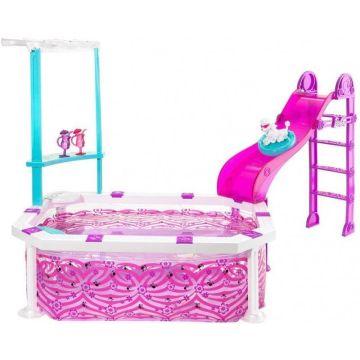 Barbie® Glam Pool